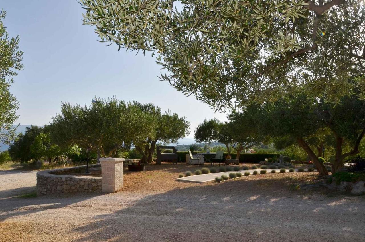Villa Franka With Swimming Pool Bol Bagian luar foto